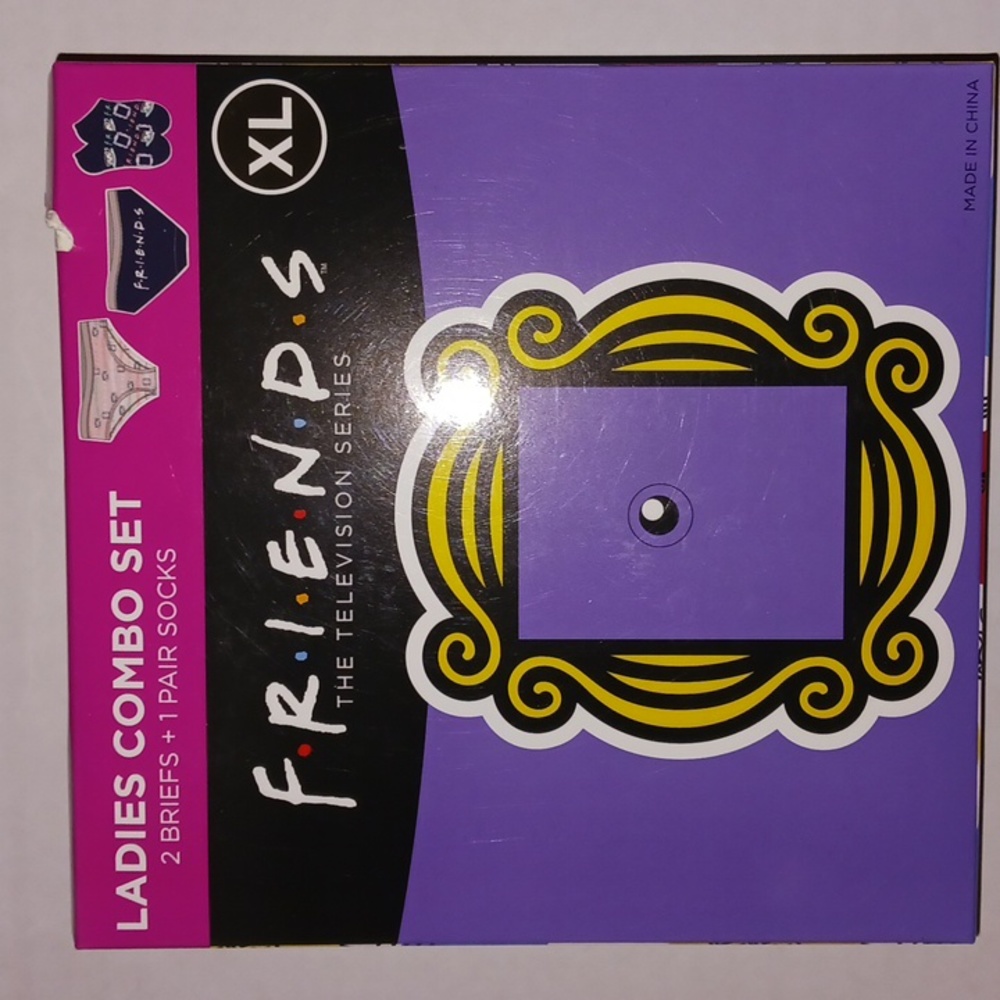 Friends the series 3pk. 2 panties briefs & socks. Ladies women's XL New in box